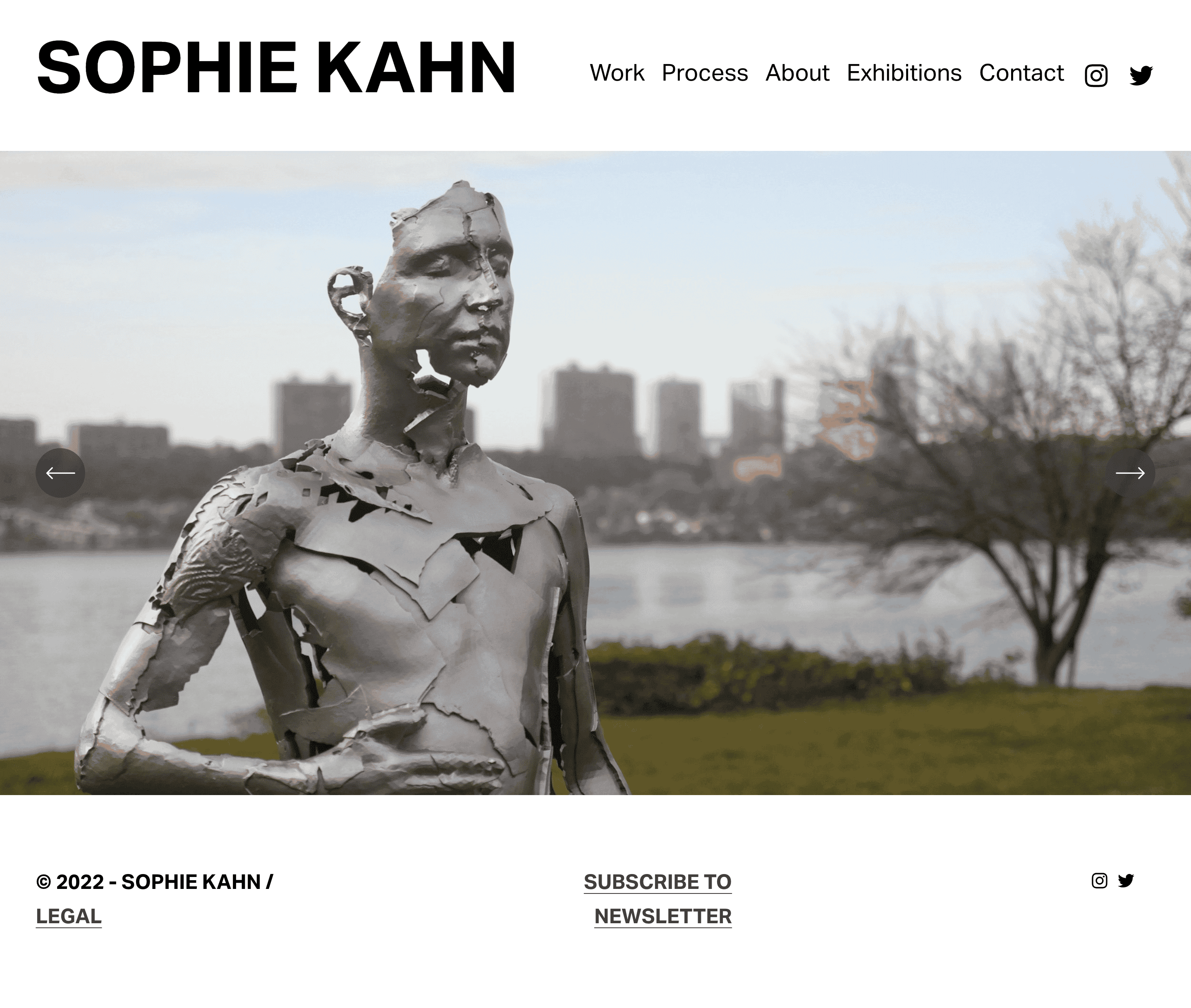 https://10web.io/blog/wp-content/uploads/sites/2/2024/02/Sophie-Kahn-Squarespace-website-example.png